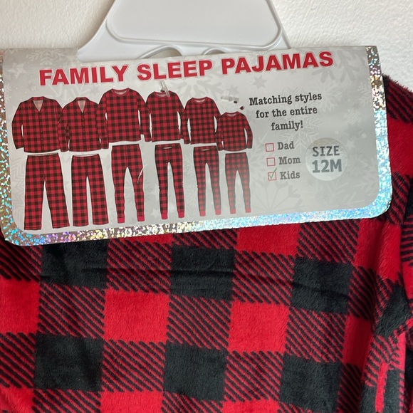 NWT Family Matching pajamas Infant Size 12 Months Color Plaid Red & Black - Picture 2 of 6